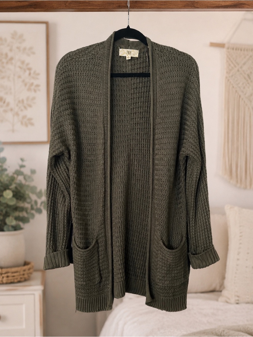 Pinque Women’s Medium Olive Green Open Knit Long Cardigan Sweater Pockets